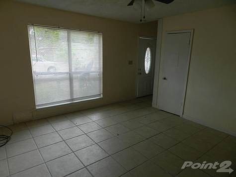 2nd image of 812 N Green St