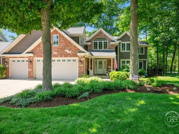 1315 Heatherton Dr, Naperville, IL 60563