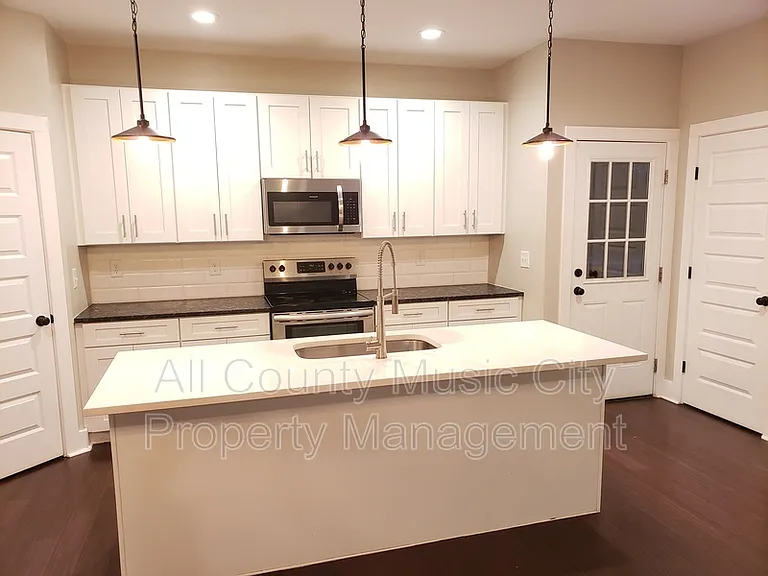 4064 Cedar Cir — Photo 6