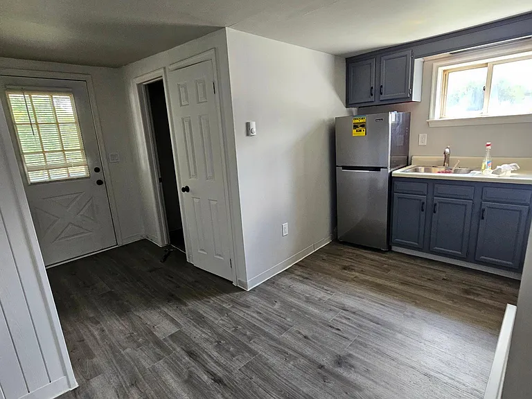 15-17 N Main St #2R — Photo 3