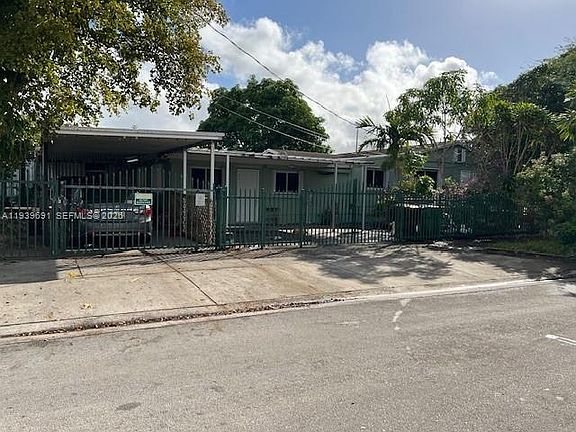 5th image of 501 E 8th St