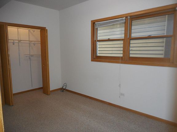 3rd image of 1243 W Erie St APT 2W