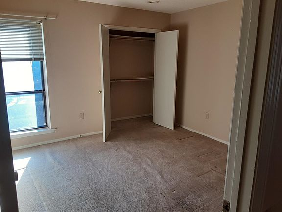 5th image of 3986 Grahamdale Cir APT B