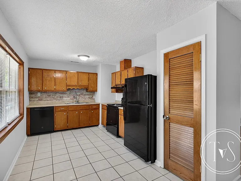 113 Elm St — Photo 10