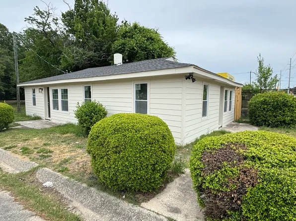 2212 Murchison Rd, Fayetteville, NC 28301