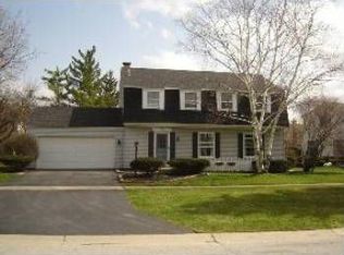 715 Oak Knoll Dr, Perrysburg, OH 43551