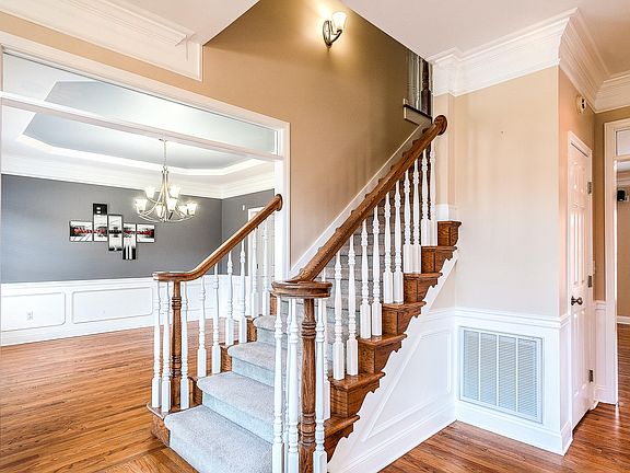 5th image of 1849 Buckingham Ct