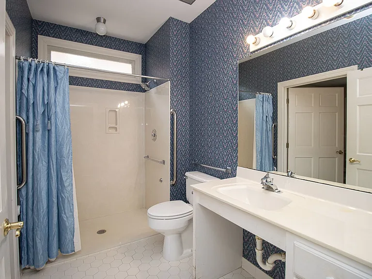 2220 Montclair Dr — Photo 27