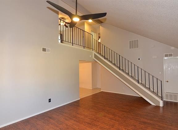 3rd image of 421 Baldridge Dr