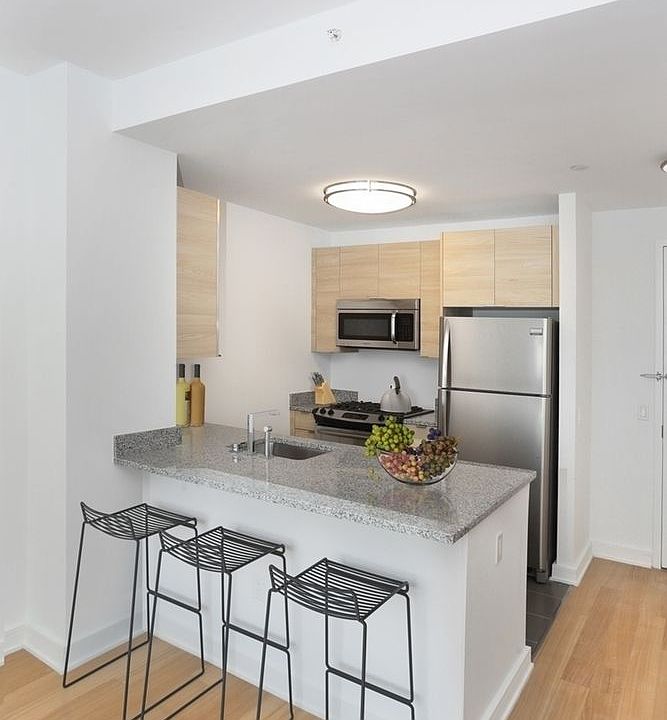 1st image of 4325 Hunter St APT 704W