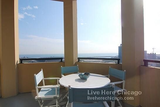 3rd image of 1400 S Michigan Ave APT 1003