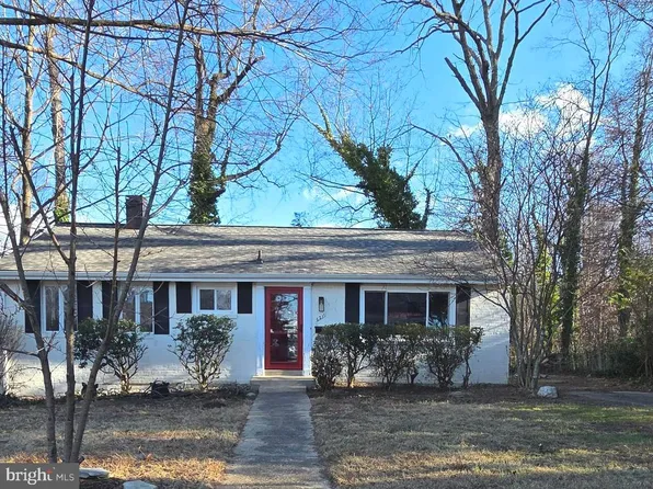 6211 Houston Ct, Alexandria, VA 22310