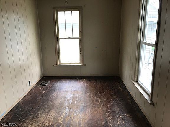 2nd image of 795 Larzelere Ave