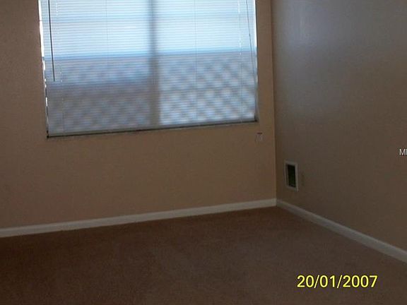 5th image of 1836 Oak St