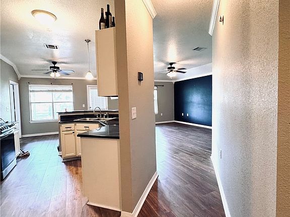 5th image of 3407 Churchhill Dr