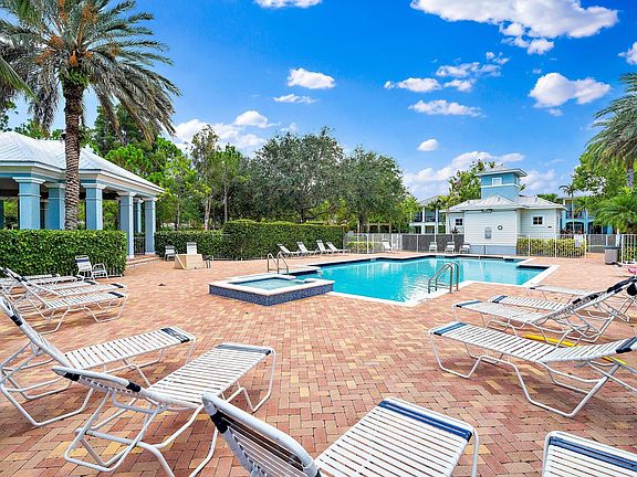 5th image of 356 W Thatch Palm Cir APT 105