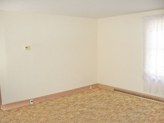 5th image of 104 Union St