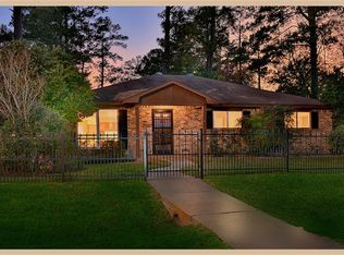 1203 Lake View Dr, Montgomery, TX 77356