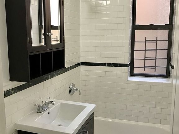 2nd image of 66 Saint Nicholas Pl APT A34