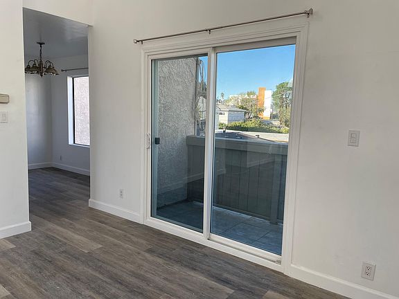 3rd image of 6124 Hazelhurst Pl