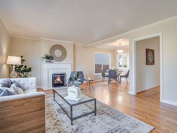 3rd image of 229 Hazelwood Dr