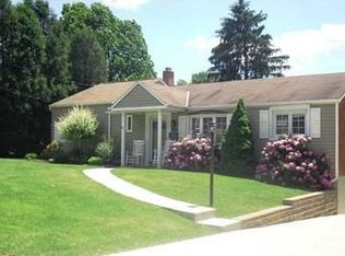 606 Chessbriar Dr, Bethel Park, PA