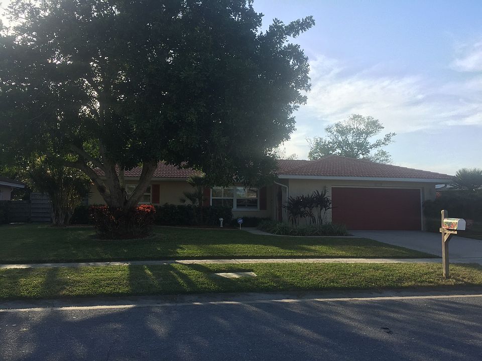 1st image of 2318 Cass St