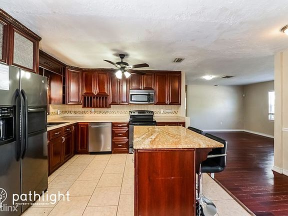 3rd image of 5320 Hayden Blvd