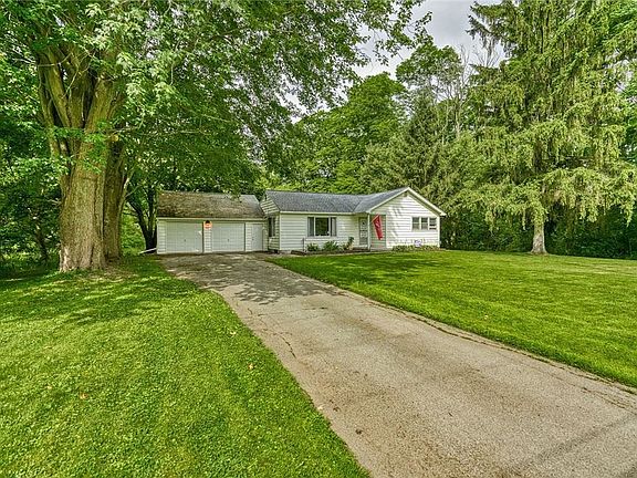 3rd image of 477 Gallup Rd