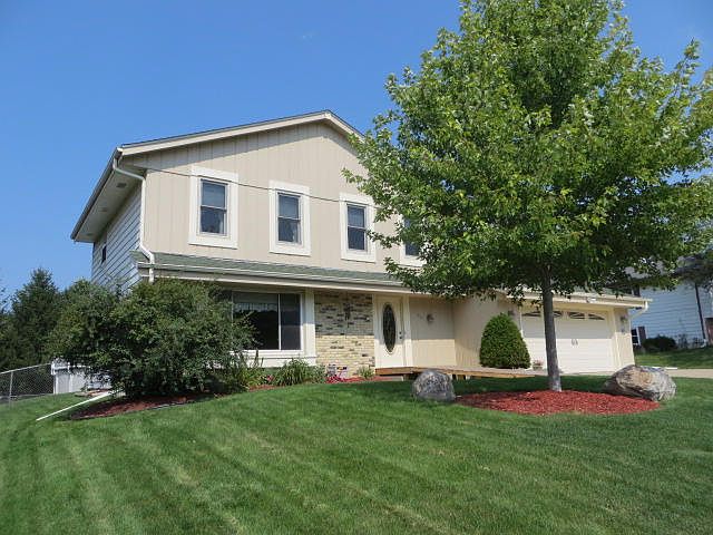 1st image of 842 Oxford Dr