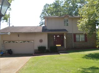 1400 Caramel Cir, Hixson, TN 37343