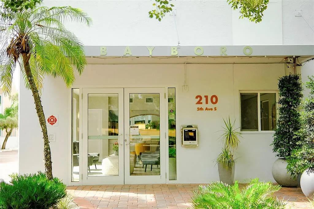 1 bed, 1.0 bath, 595 sqft, $2,000 — Photo 1