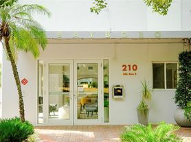 210 5th Ave S