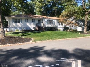 35 Falcon Rd, Livingston, NJ 07039