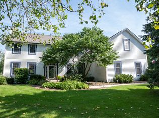 6106 Leeward Ln, Racine, WI 53402