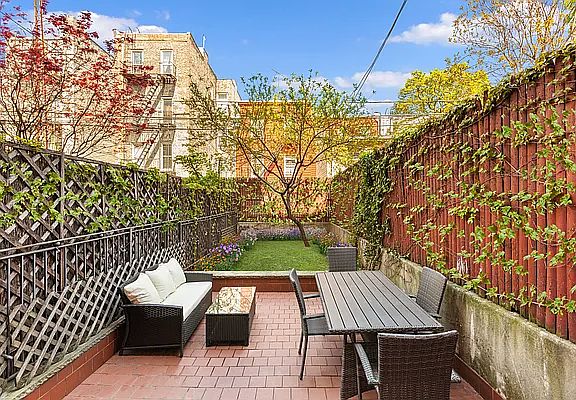 2nd image of 218 Eckford St APT 1B