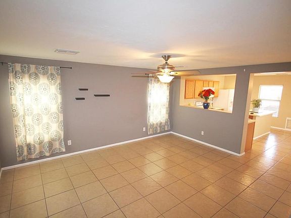 4th image of 10903 W Elm St