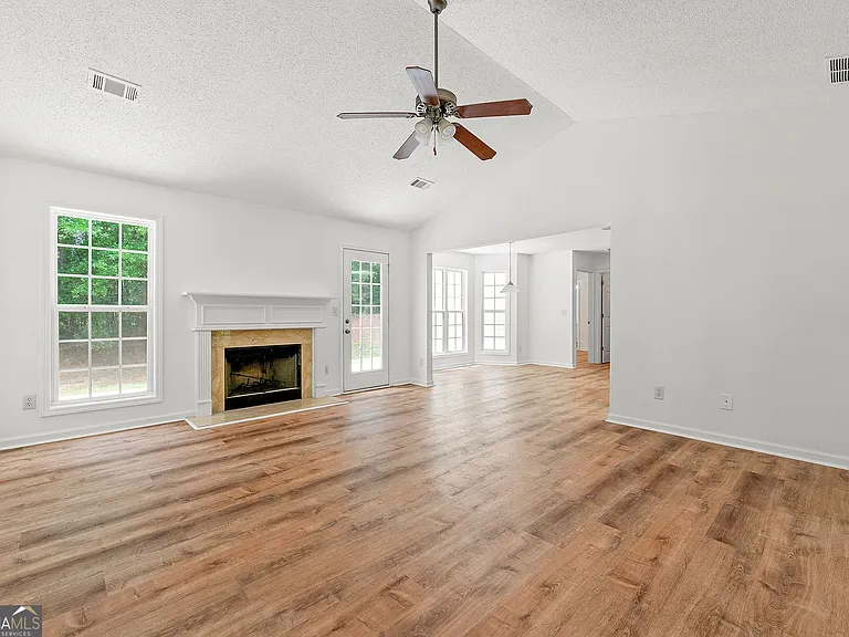 214 Cheyenne Way — Photo 8