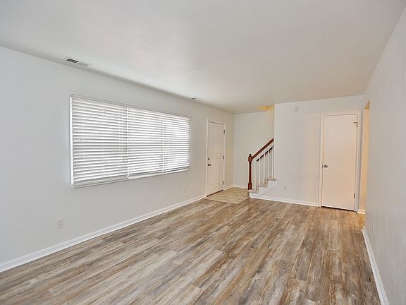 4th image of 2303 Merry Oaks Ct