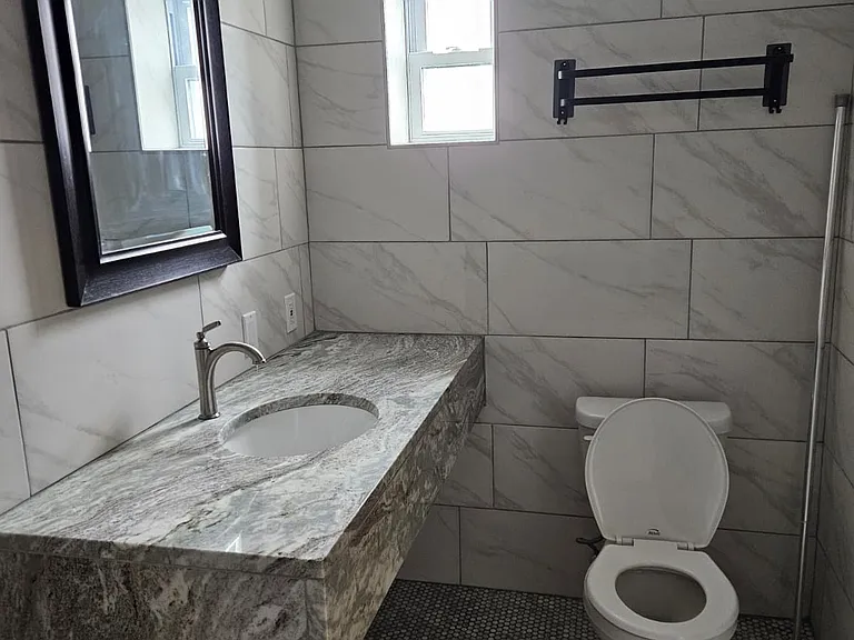 75 E Main St #7 — Photo 5