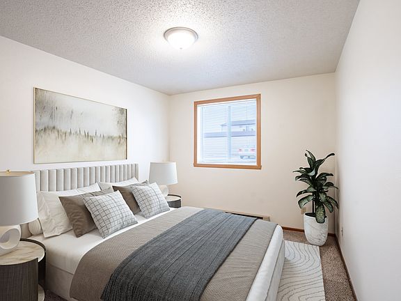 Fargo, ND Candlelight Apartments | 11B | Bedroom