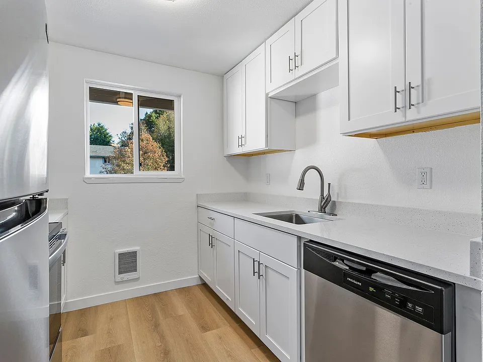 12180 SW Calico Ct