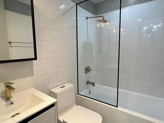 5th image of 41 Van Wagenen Ave #3K