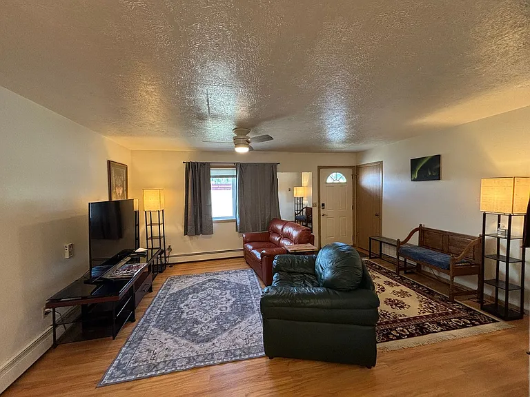 213 Yukon Dr — Photo 2