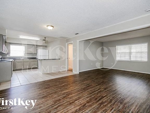 4th image of 1334 Grace St N
