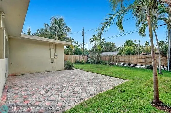 819 SW 10th Ter — Photo 7