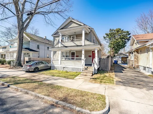 102-104 Blaine St, Springfield, MA 01108