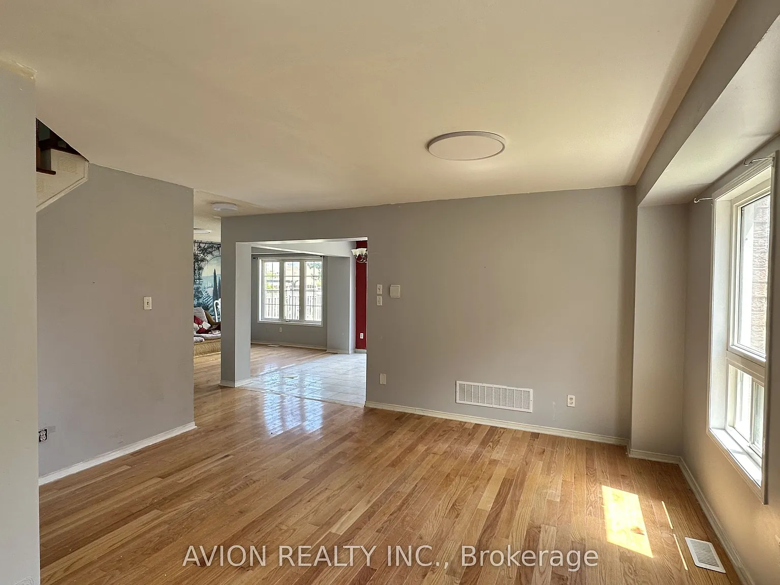 4 bed, $3,200 — Photo 2