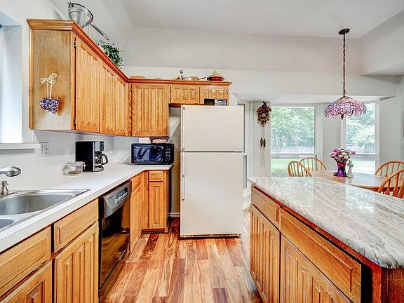 5th image of 6933 Aspen Wood Trl