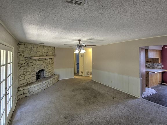 5th image of 604 Westwood Dr